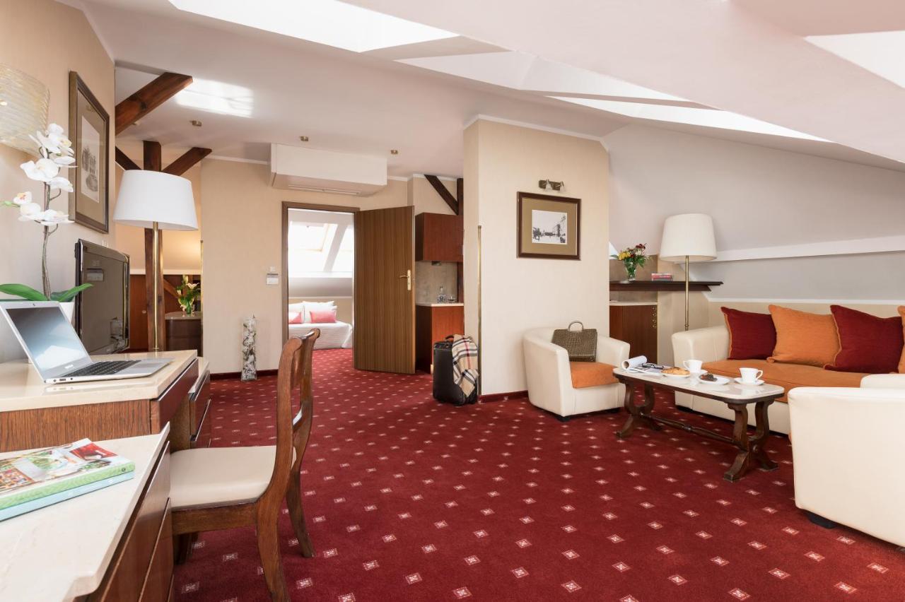 Booking Hotel & Spa Krakow Bilik gambar