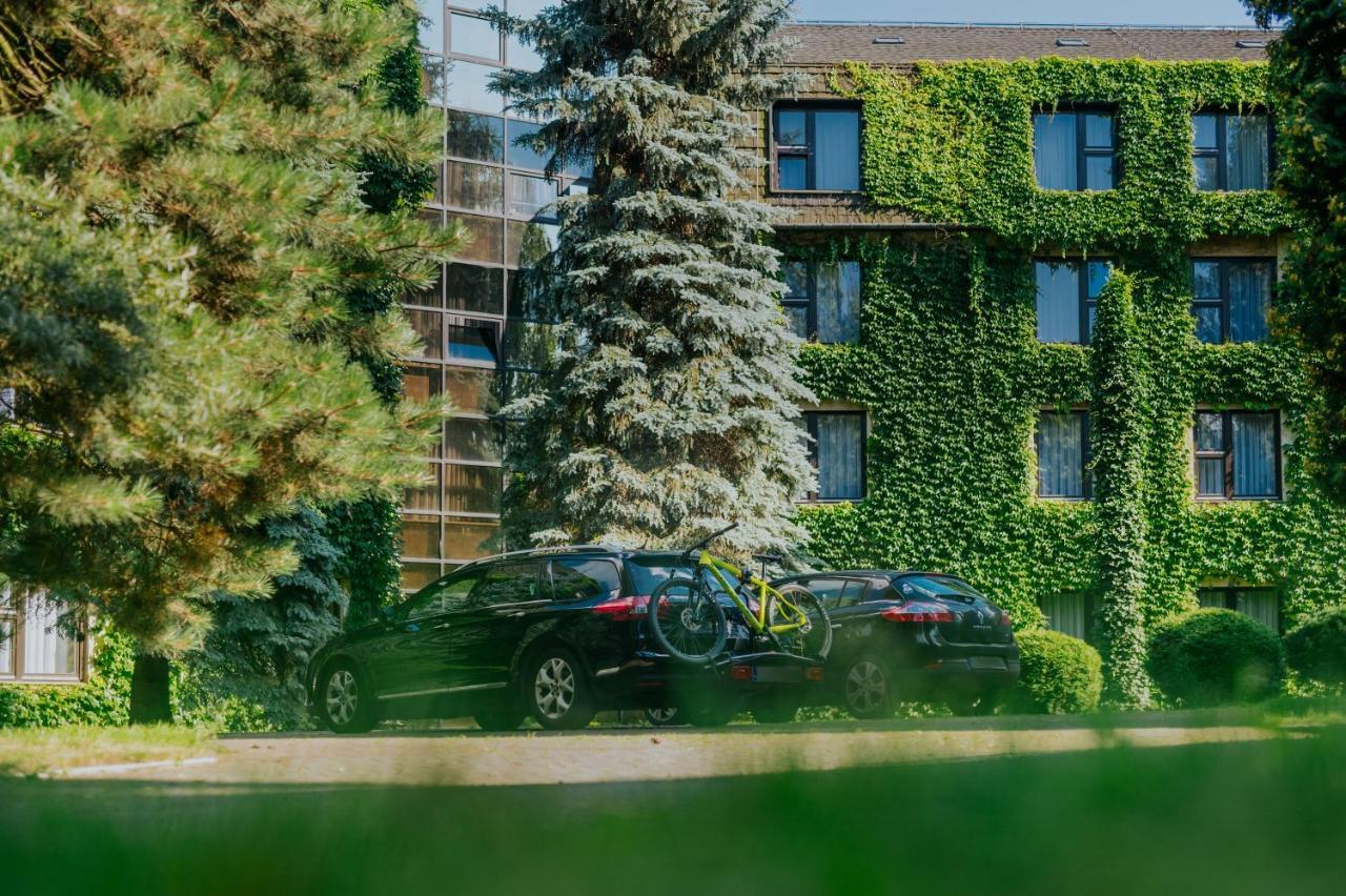 Booking Hotel & Spa Krakow Luaran gambar The campus of the University of Novi Sad