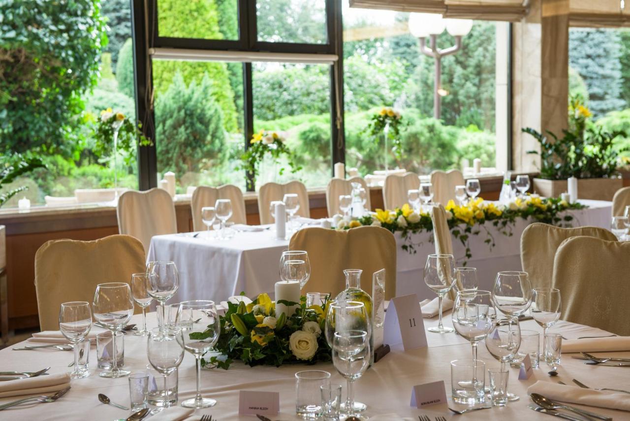 Booking Hotel & Spa Krakow Luaran gambar A wedding reception