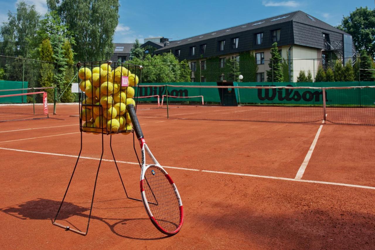 Booking Hotel & Spa Krakow Luaran gambar Tennis Club